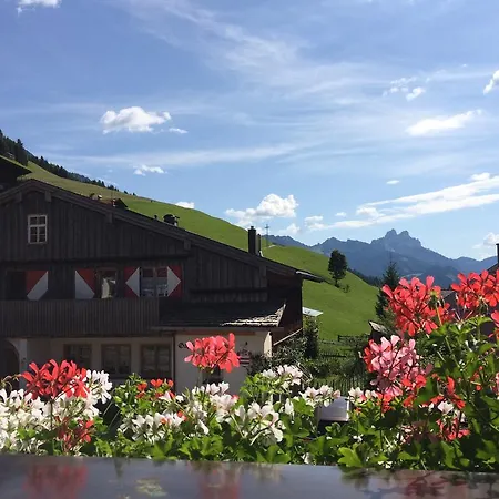 بيت ضيافة Gaestehaus Glaetzle 3*