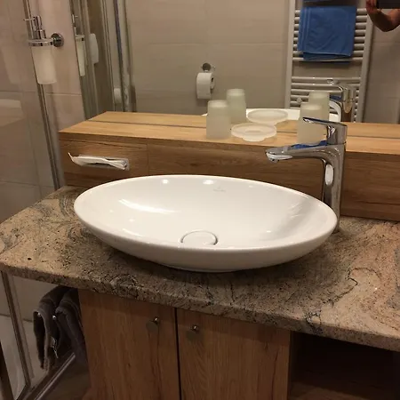 بيت ضيافة Gaestehaus Glaetzle 3*
