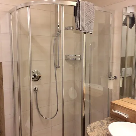 Gaestehaus Glaetzle بيت ضيافة 3*